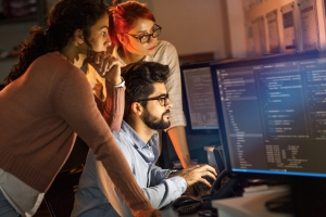 Choosing the Right Software Development Environment for Your Team Choosing the Right Software Development Environment for Your Team
